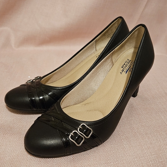 Black 3" Life Stride Velocity pumps (7M) - Picture 1 of 5